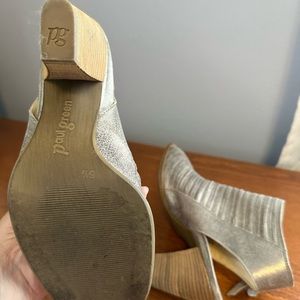 Paul Green ankle bootie sandal Smoke color metallic leather size 8